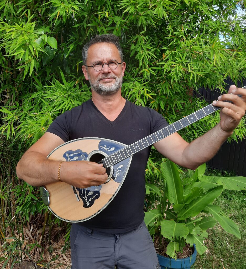 Jim Bouchet – Bouzouki